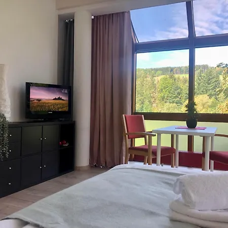 Rhoenzeit Apartements Und Apartman *