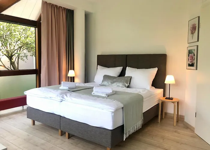 Rhoenzeit Apartements Und *